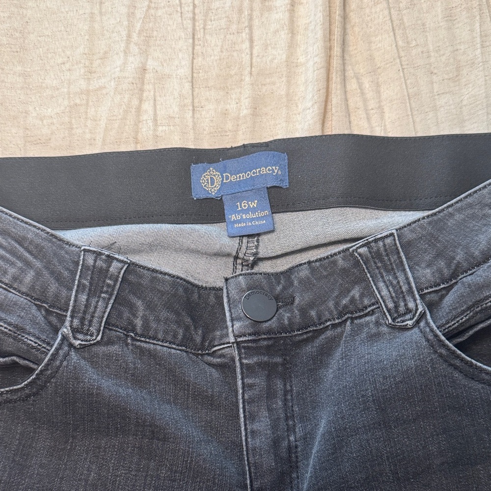 Democracy Black Faded Stretch Jeggings